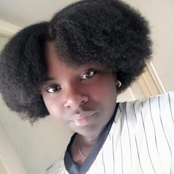 Babysitter in Prato: Akoua Colombe Cyntiche.