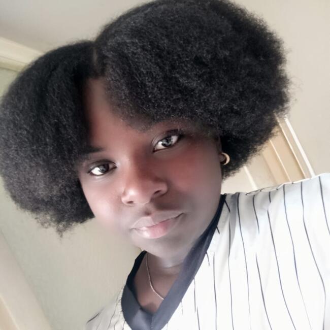 Babysitter in Prato: Akoua Colombe Cyntiche.