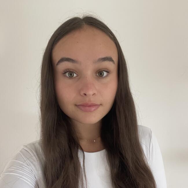 Babysitter in Barbechat: Cybelia