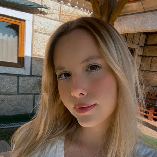 Babysitter in Paredes: Alice