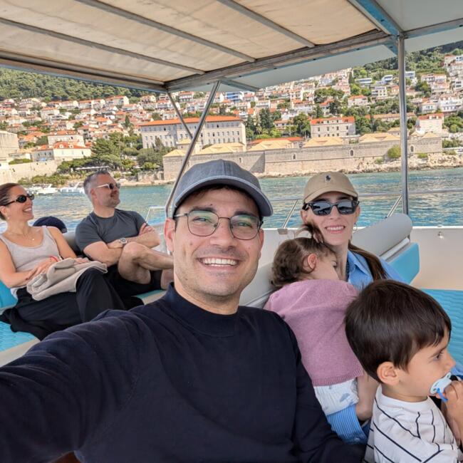 Posao čuvanja djece u Dubrovnik: Aviv