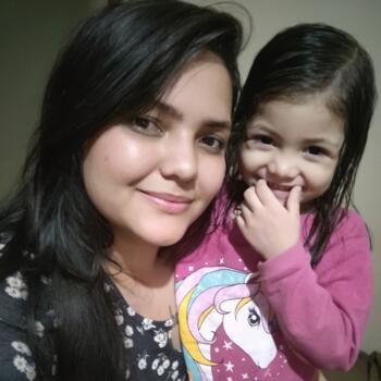 Babysitter Goiânia: Geovana