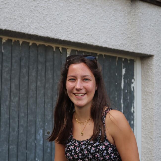 Babysitter in Bourgoin-Jallieu: Ilona