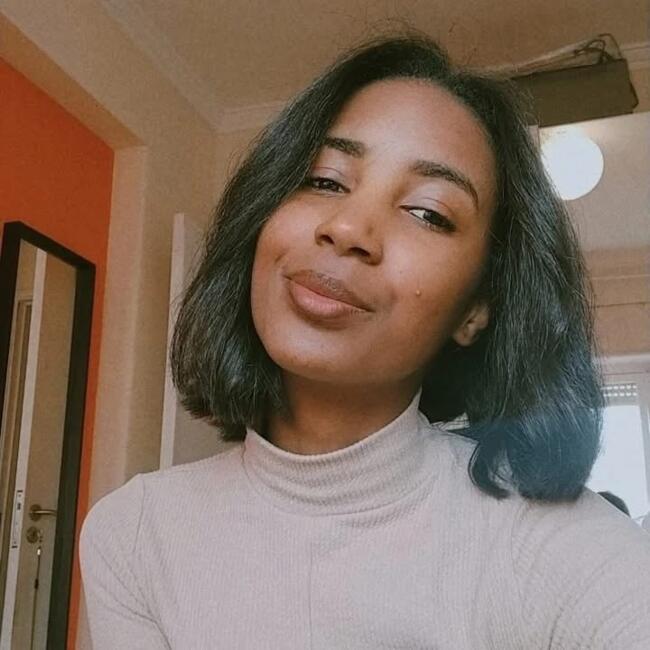 Babysitter em Porto: Marina