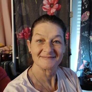 Babysitter in Sénas: MYRIAM