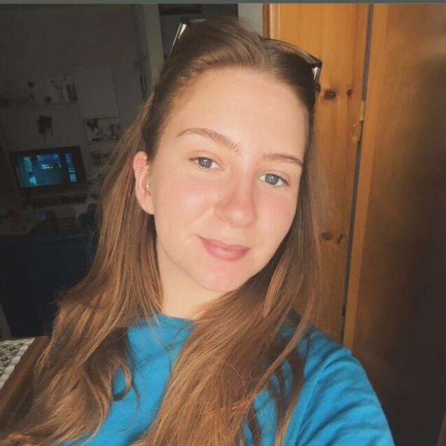 Babysitter in Pátrai: Μικαέλα