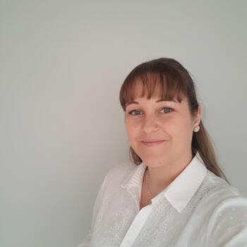 Baby-sitter Montlivault: Elodie