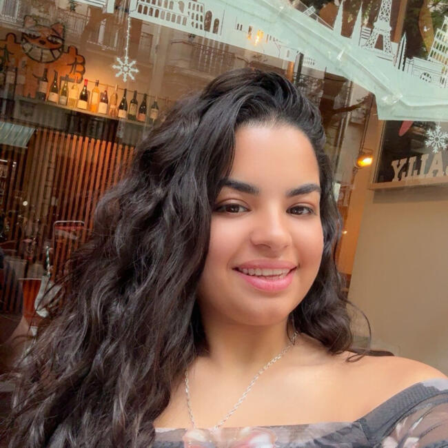 Babysitter in Paris: KAHINA