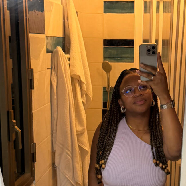 Babysitter in Lisbon: Lara