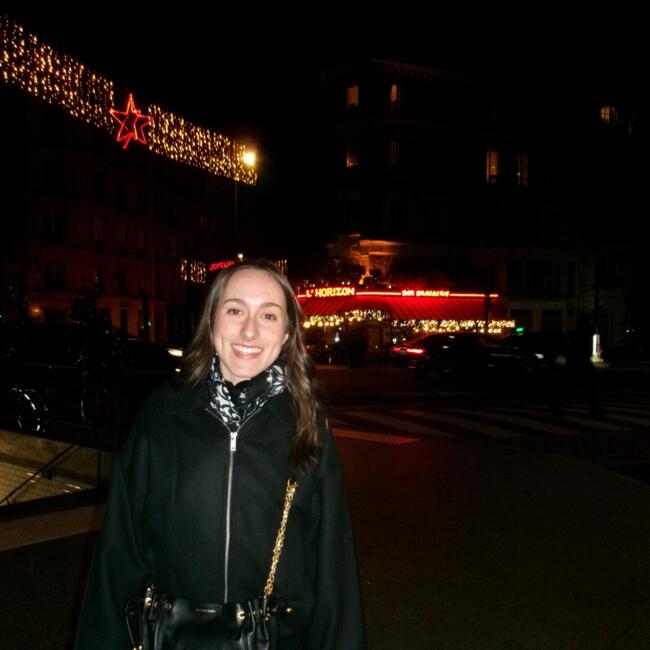 Babysitter in Issy-les-Moulineaux: Nina