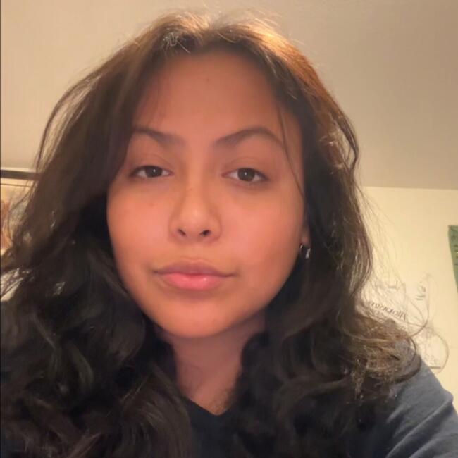 Babysitter in Reedley: Alondra