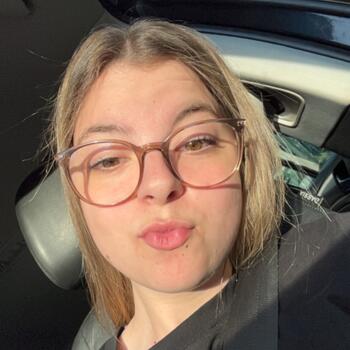 Babysitter in Vaux-sur-Sûre: Lena