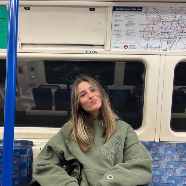 Babysitter in Neuilly-sur-Seine: Juliette