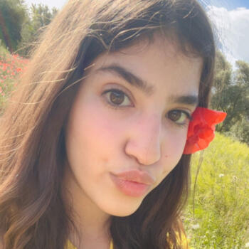 جليسة أطفال في رباط: Aya