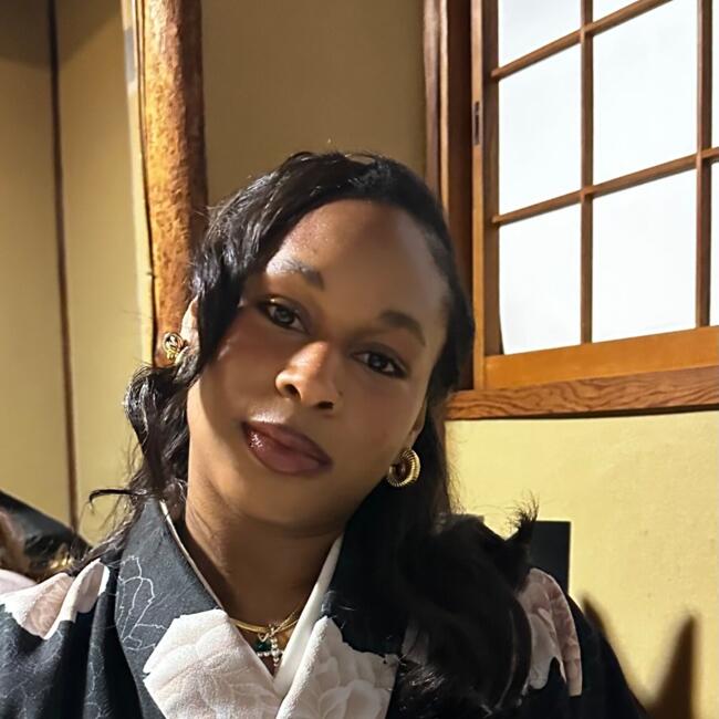 Babysitter in Saint-Denis: Ezi