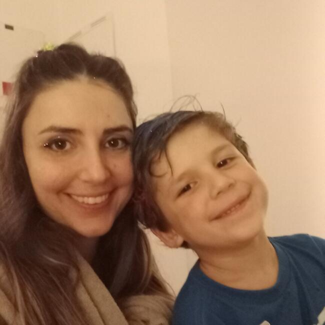 Emprego de babá em Joinville: Julia