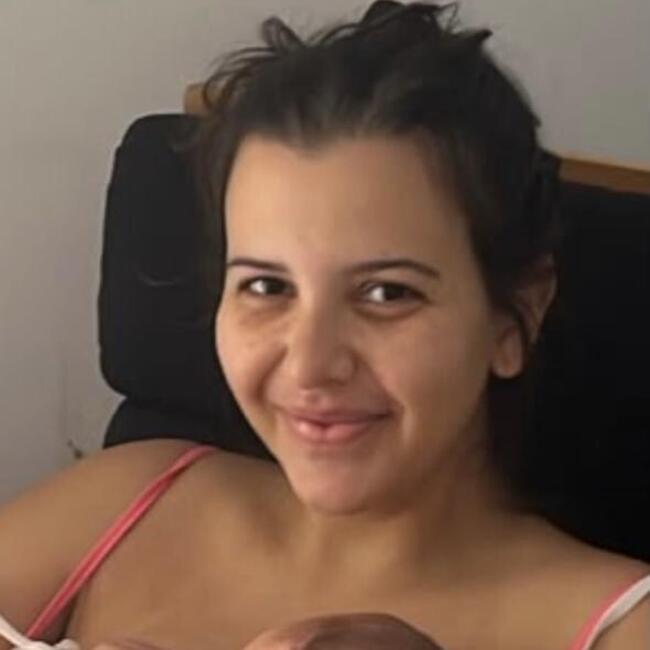 Trabalho de babysitting em Torrão: Dayane