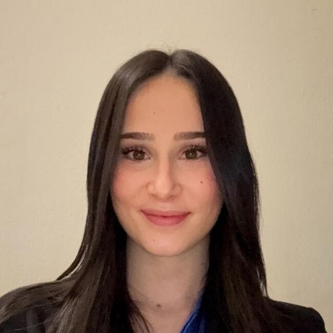 Babysitter in Toulouse: Louna