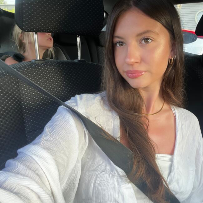 Babysitter in Villeneuve-d'Ascq: Naomie