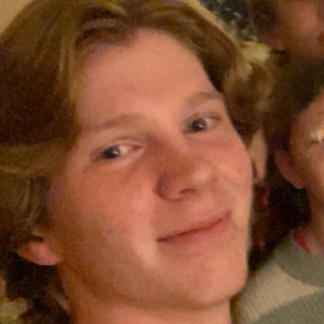 Babysitter in Auckland: Eli