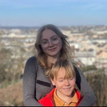 Babysitter in Versailles: Anais