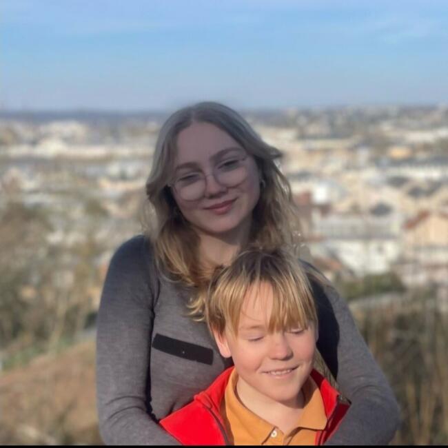 Babysitter in Versailles: Anais