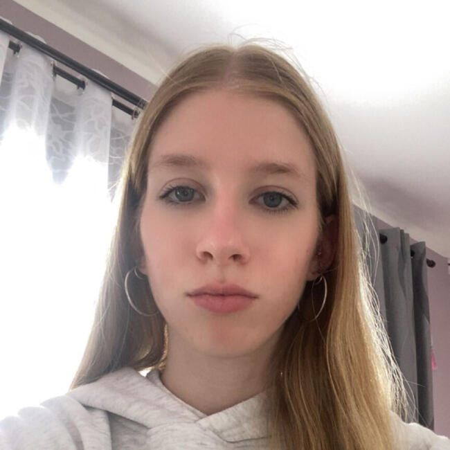 Babysitter in Nottingham: Julia