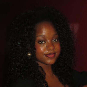 Baby-sitter Hamilton: Stephanie