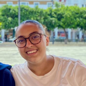 Babysitter in Charmes: Yassmine
