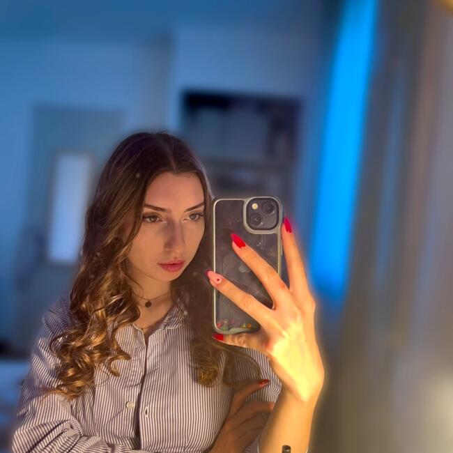 Babysitter in Toulon: Emma