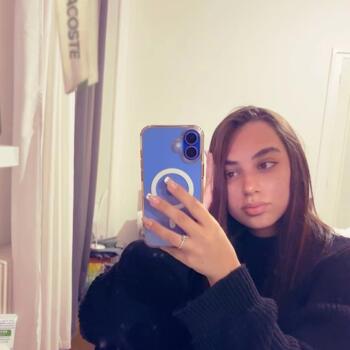 Babysitter in Montluçon: Clara