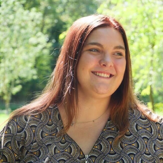 Babysitter in Issou: Oceane