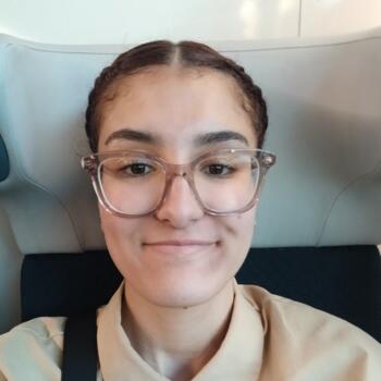 Babysitter in Créteil: Inès