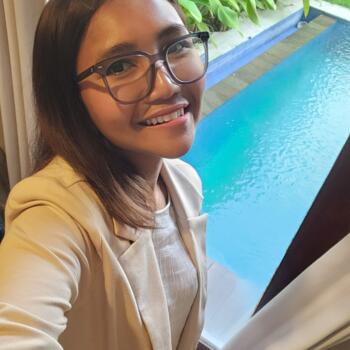 Babysitting job in Denpasar: babysitting job Riri
