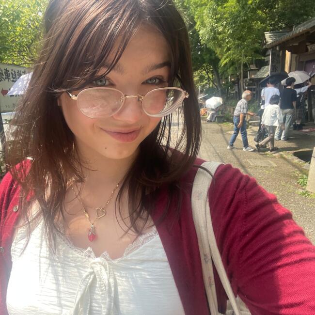 Babysitter in Canterbury: Adriana