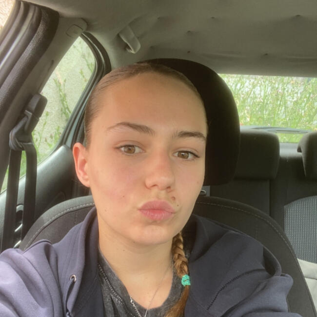 Babysitter in Cournonterral: Melody