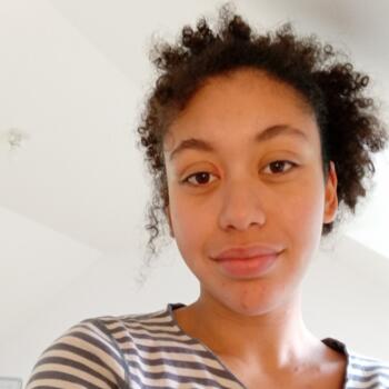 Babysitter Forges-les-Bains: Lila