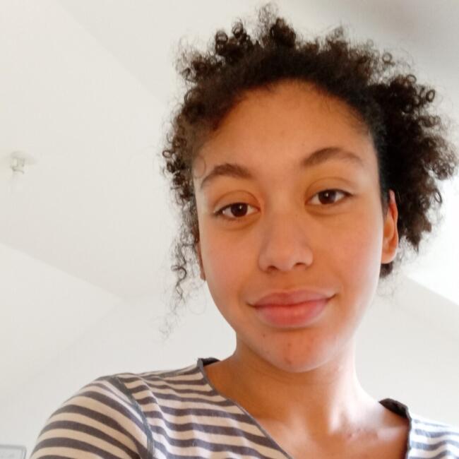 Babysitter in Forges-les-Bains: Lila