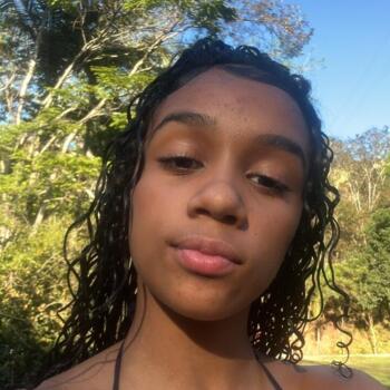 Babá em Conselheiro Lafaiete: Lorrayne