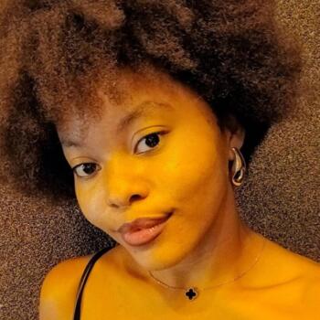 Babysitter Anápolis: Claudia Ana