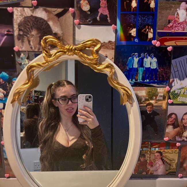 Babysitter in Brighton: Devon