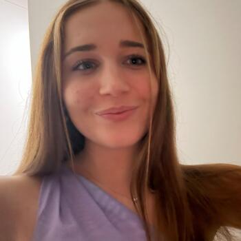 Babysitter in Cairns: Ava