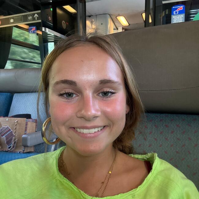 Babysitter in Sevrier: Chloé