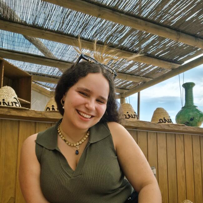 Babysitter em Moreira: Nádia