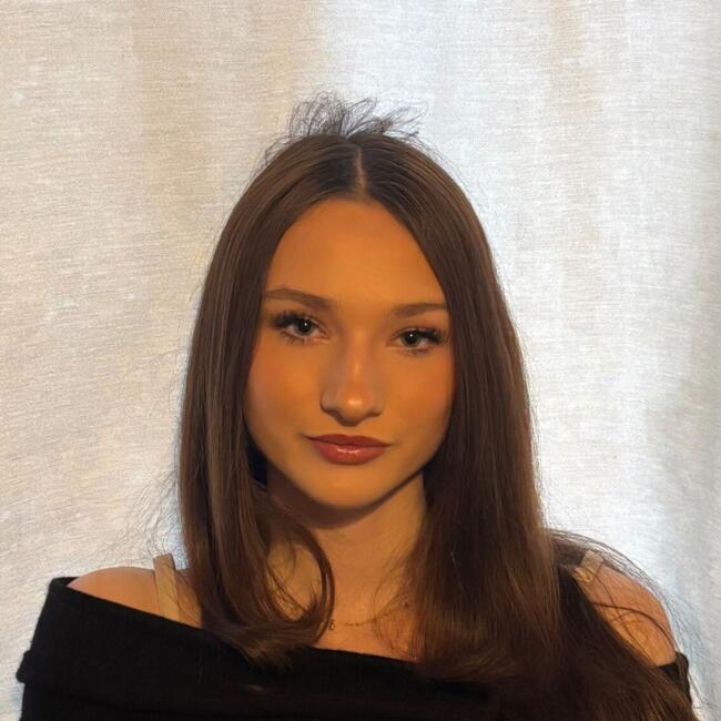 Babysitter in London: Ava