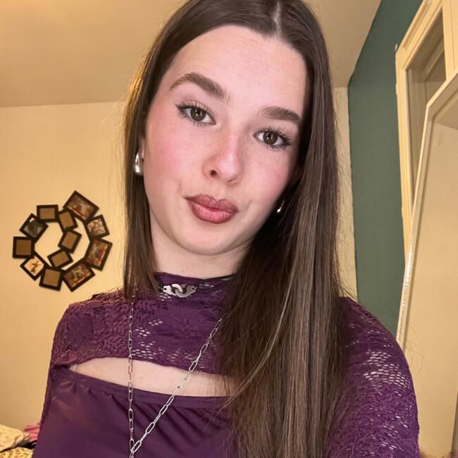 Babysitter in Sécheras: Elina