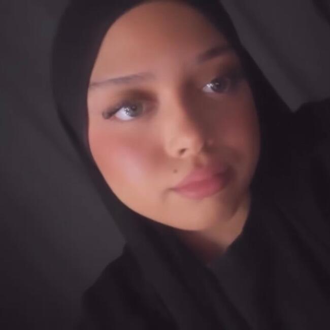 Babysitter in Cannes: Oumayma