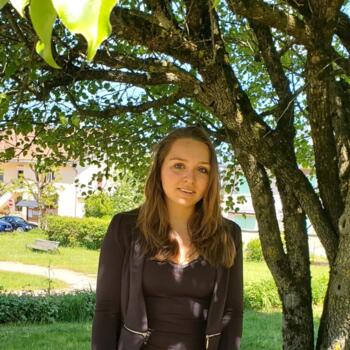 Baby-sitter Saint-Pierre-la-Palud: Laly