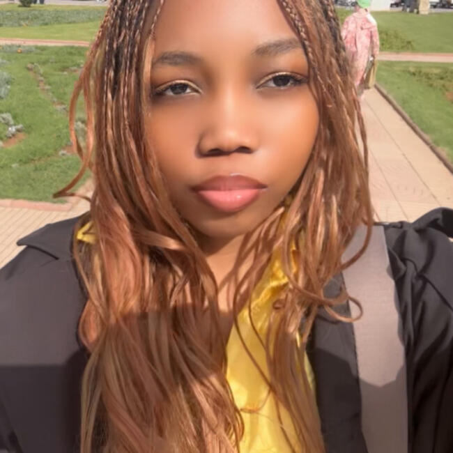 Babysitter in Casablanca: Maindi