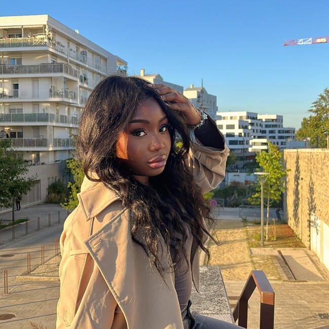 Babysitter in Neuilly-sur-Marne: Ashley